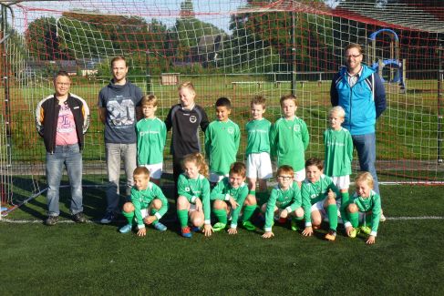 HDS F3 - Musketiers F2  14-0: Een pittig begin.